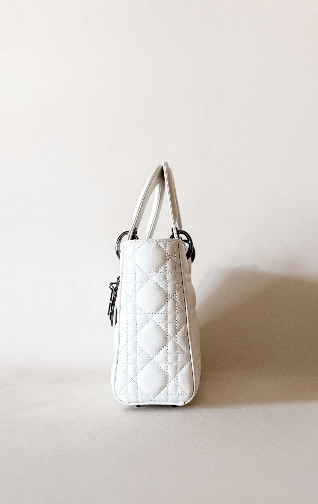 Lady Dior My ABCDior White Lambskin Black Ruthenium site view detail