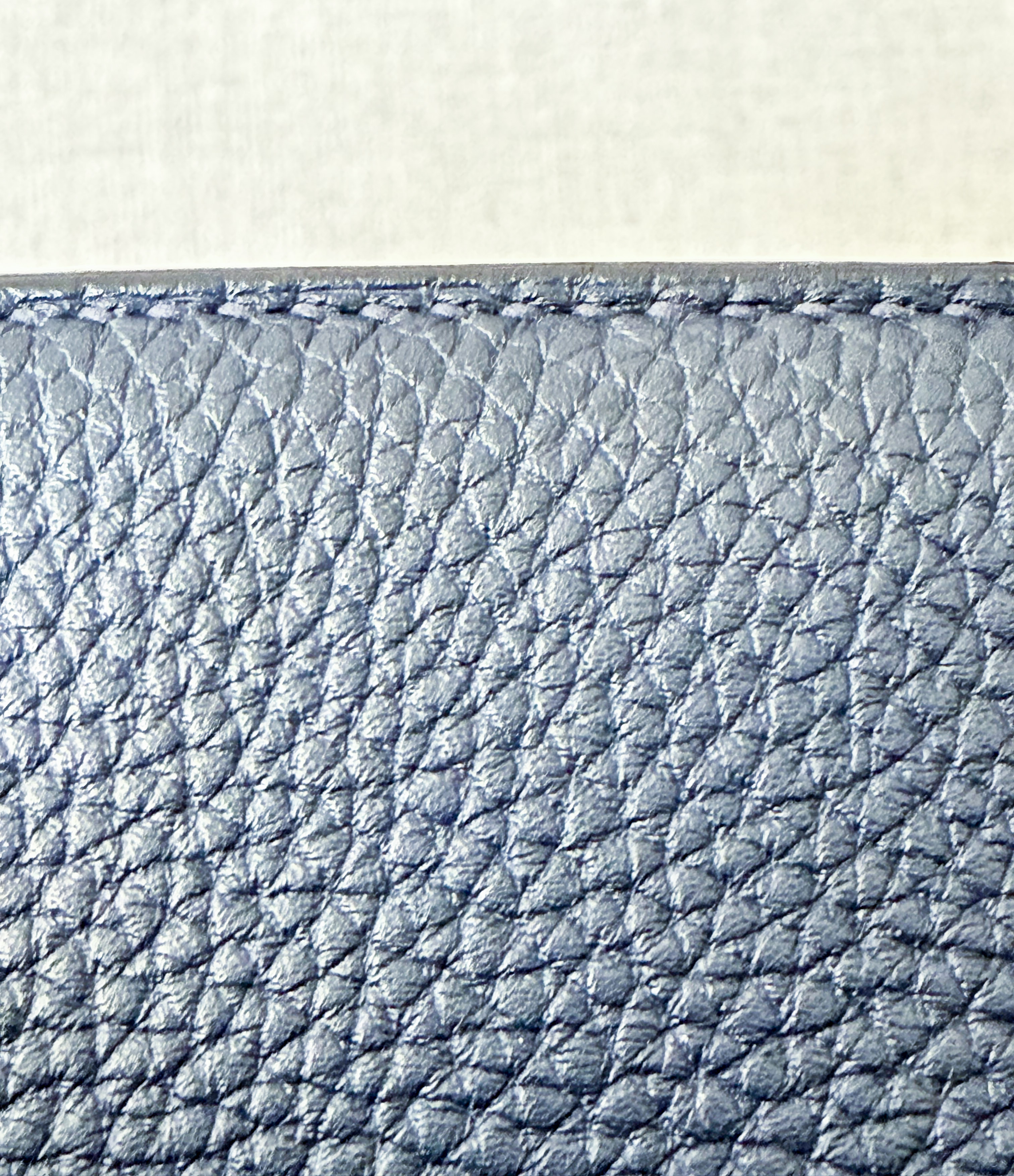 Hermès Birkin edge paint fake uneven merged edge paint stitching too close detail