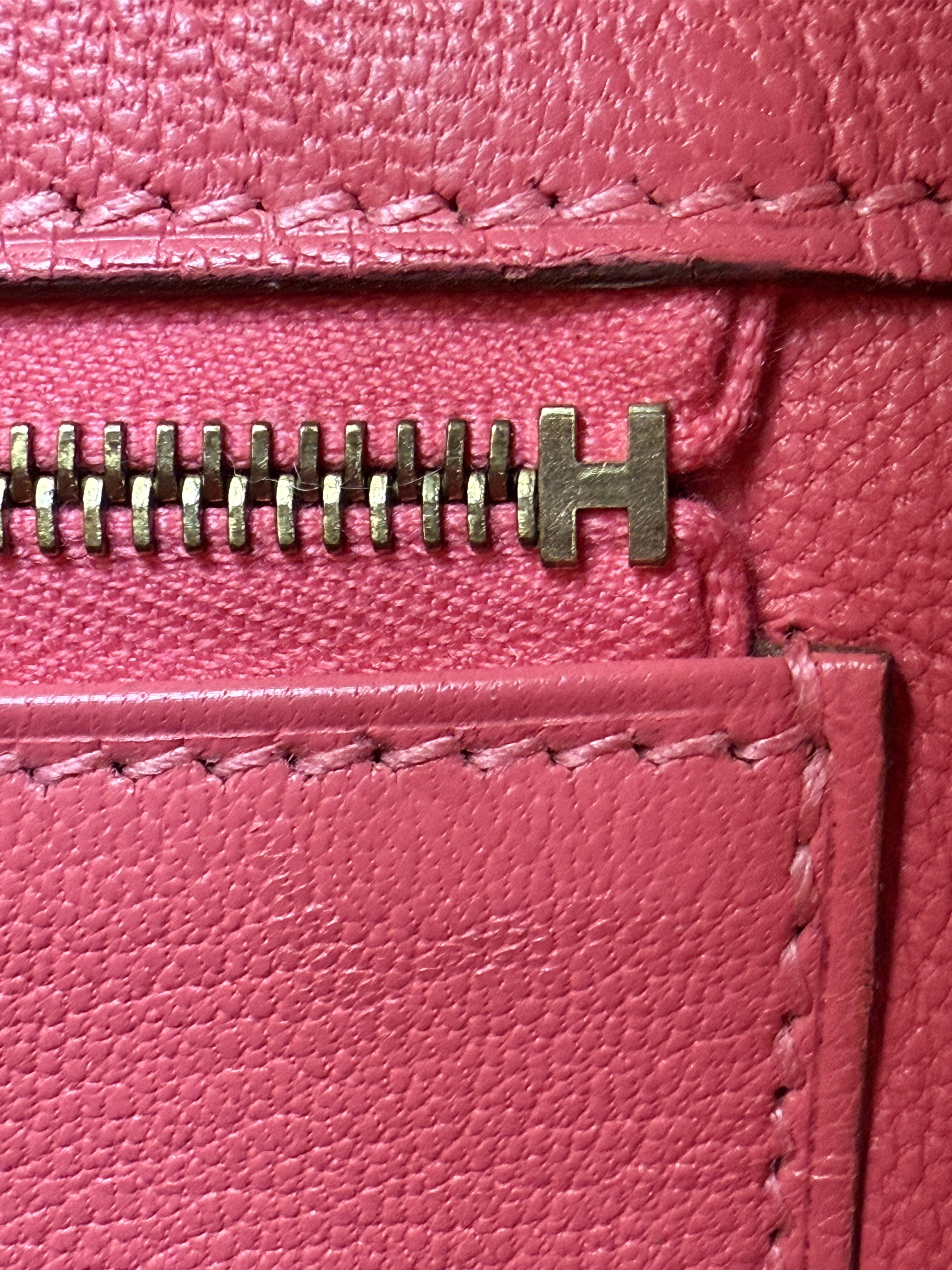 Hermès Birkin zipper end H detail authentic balanced legs spacing wider than leg width detail