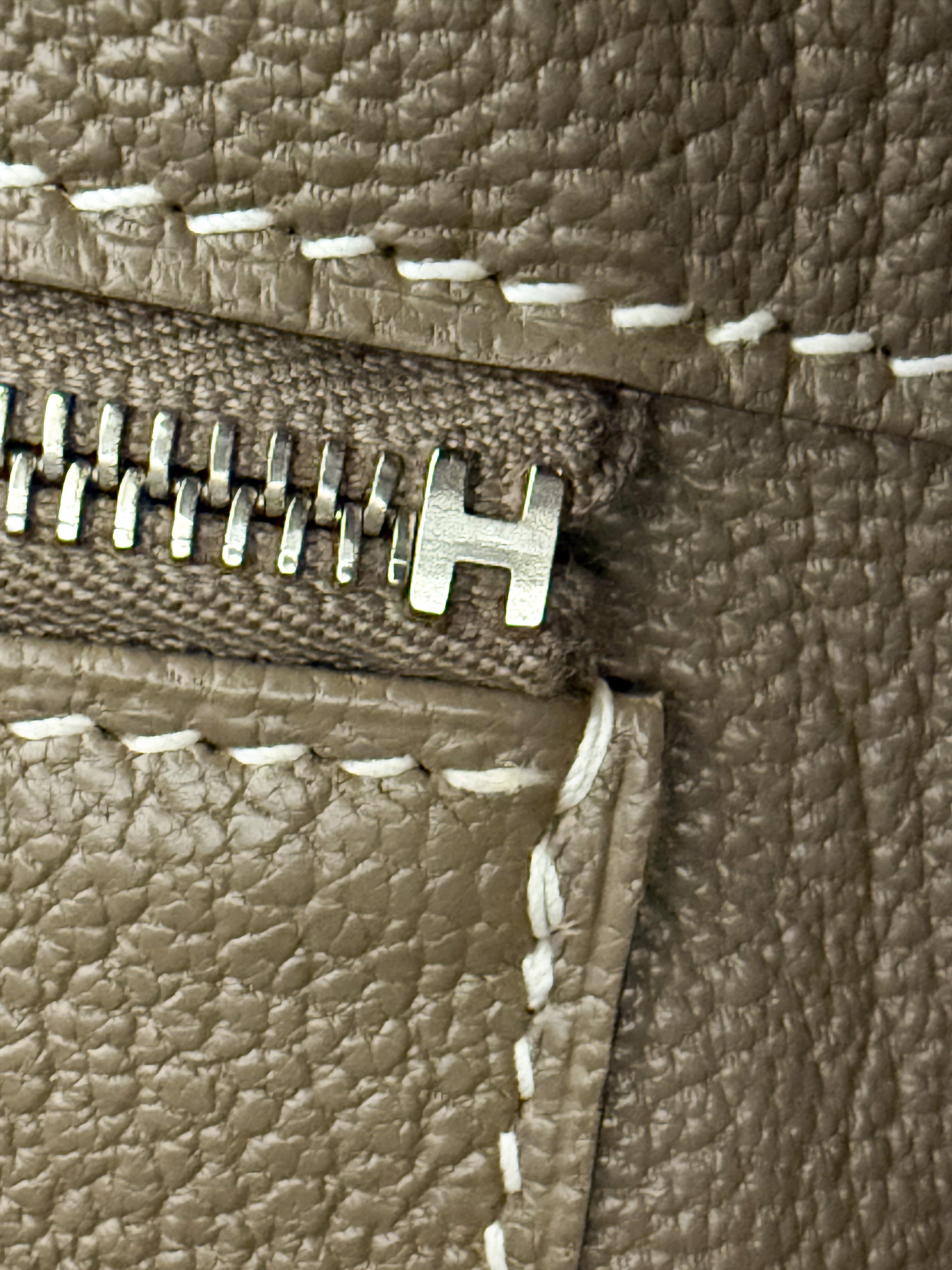 Hermès Birkin zipper end H detail authentic equal legs wide spacing between legs detail