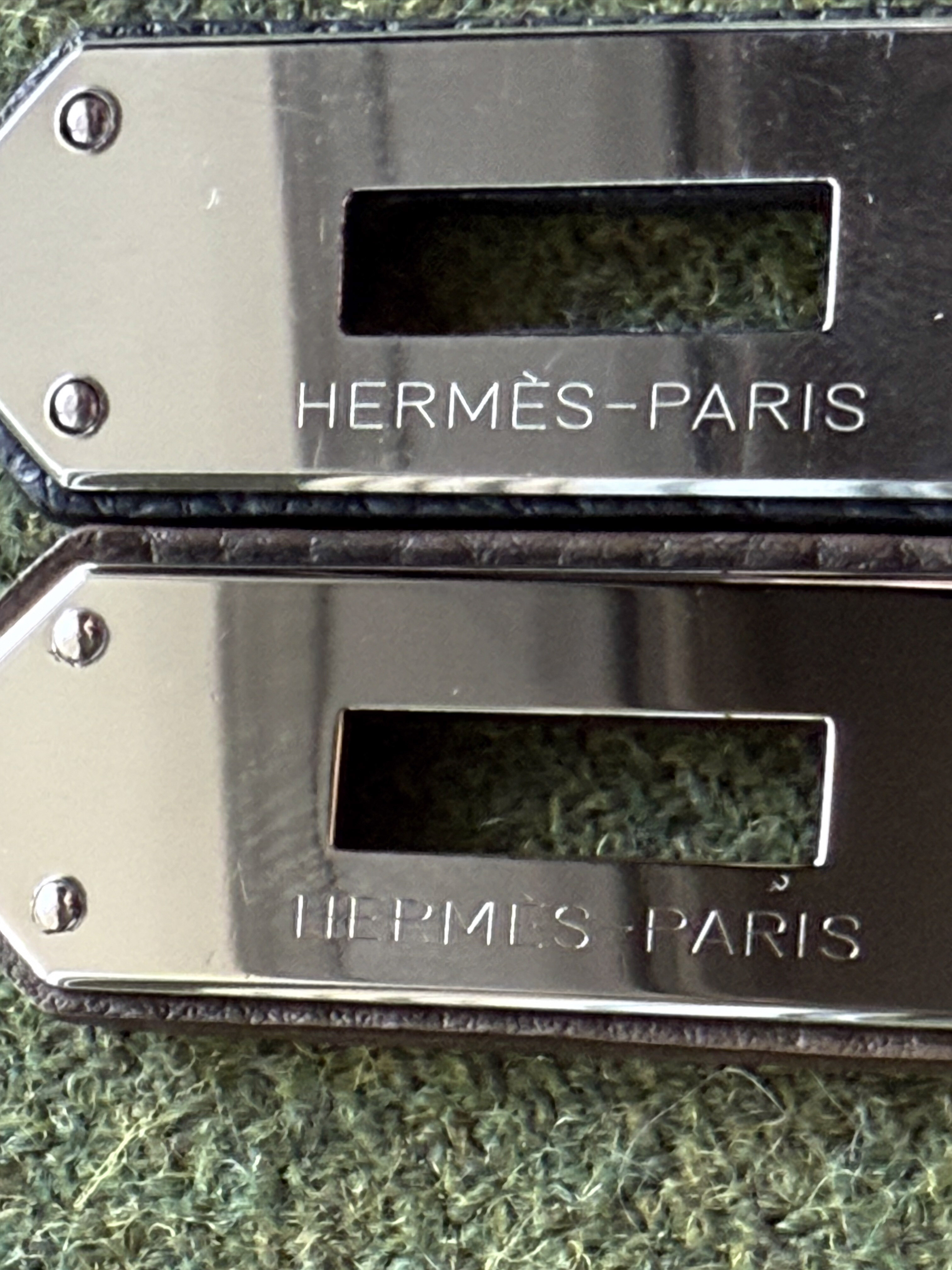 Hermès Birkin plate engraving authentic angle dependent engraving low contrast detail