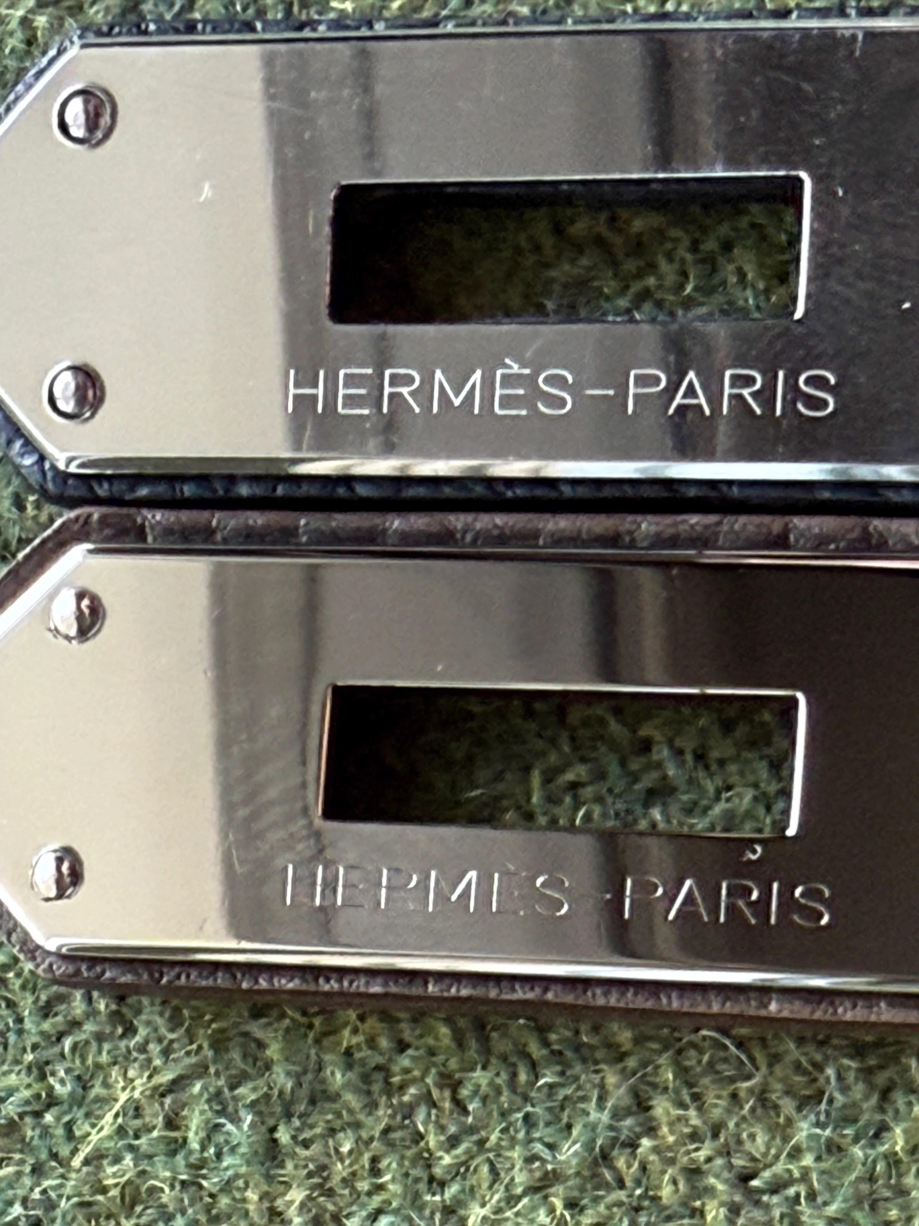 Hermès Birkin plate engraving authentic angle dependent engraving low contrast detail
