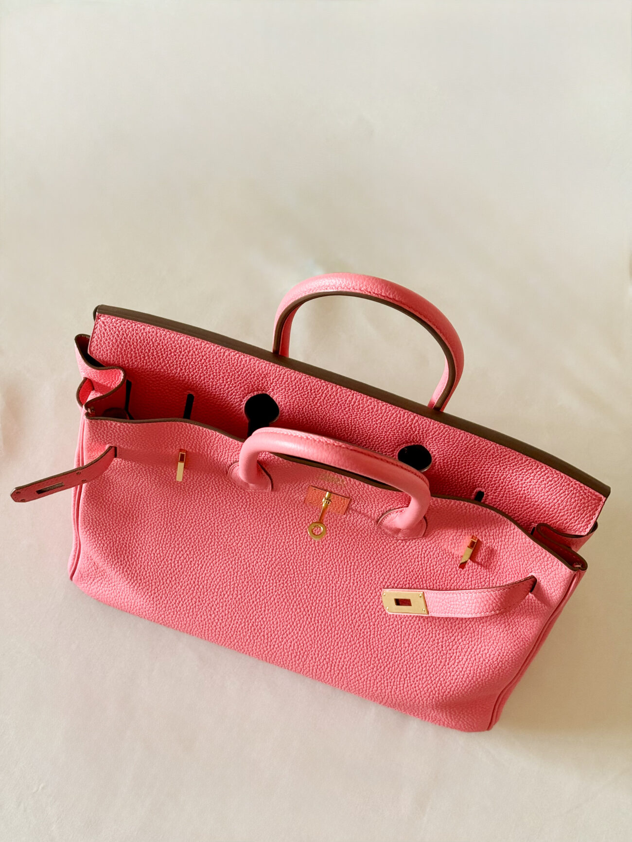 Hermès Birkin 35 Rose Azalée Togo leather gold hardware top handle view