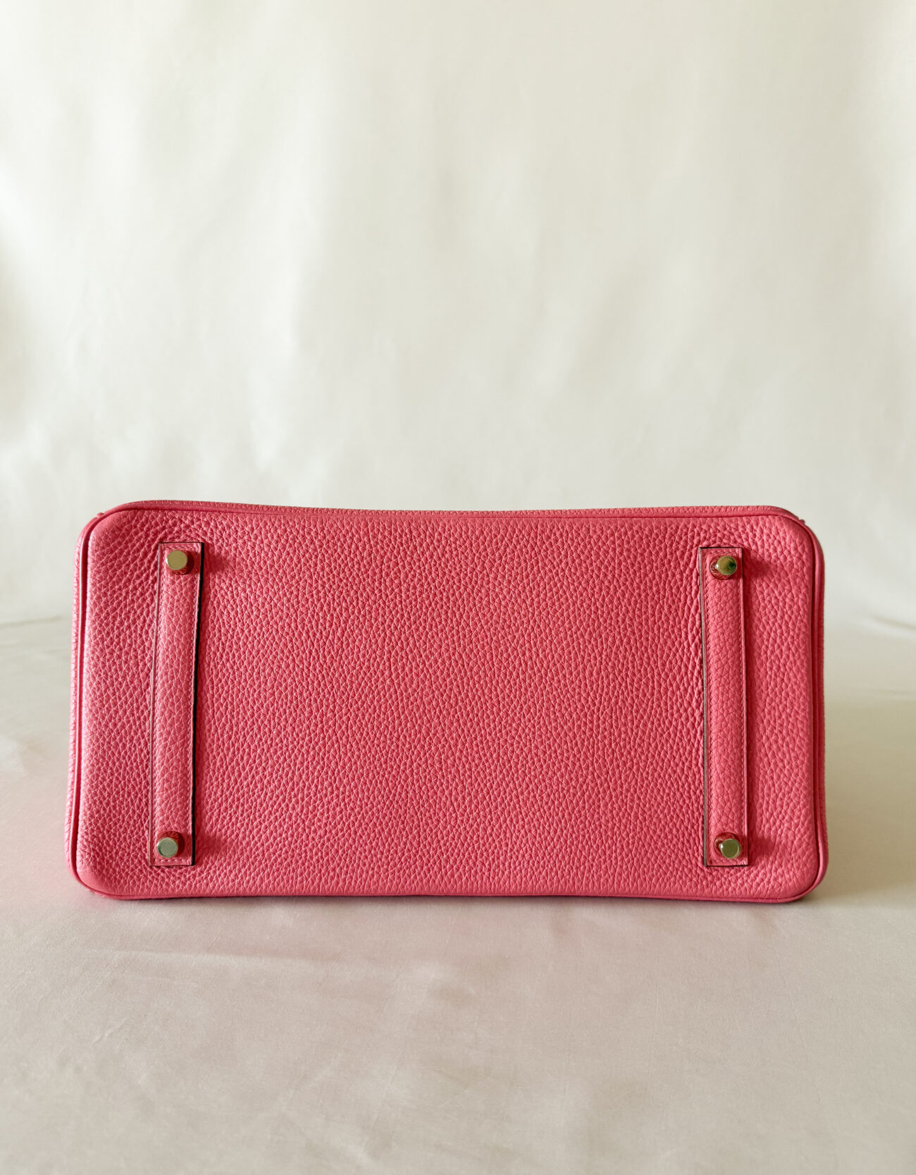 Hermès Birkin 35 Rose Azalée Togo leather gold hardware bottom view with feet