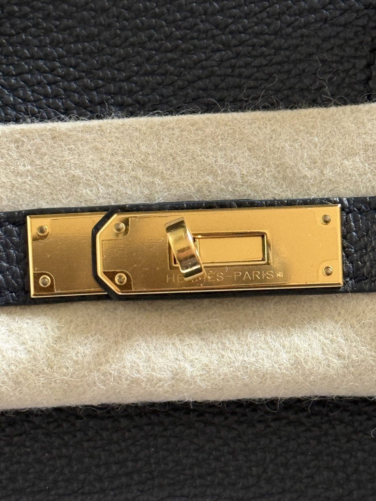 Hermès Birkin 30 Black togo leather gold plaquettes detail