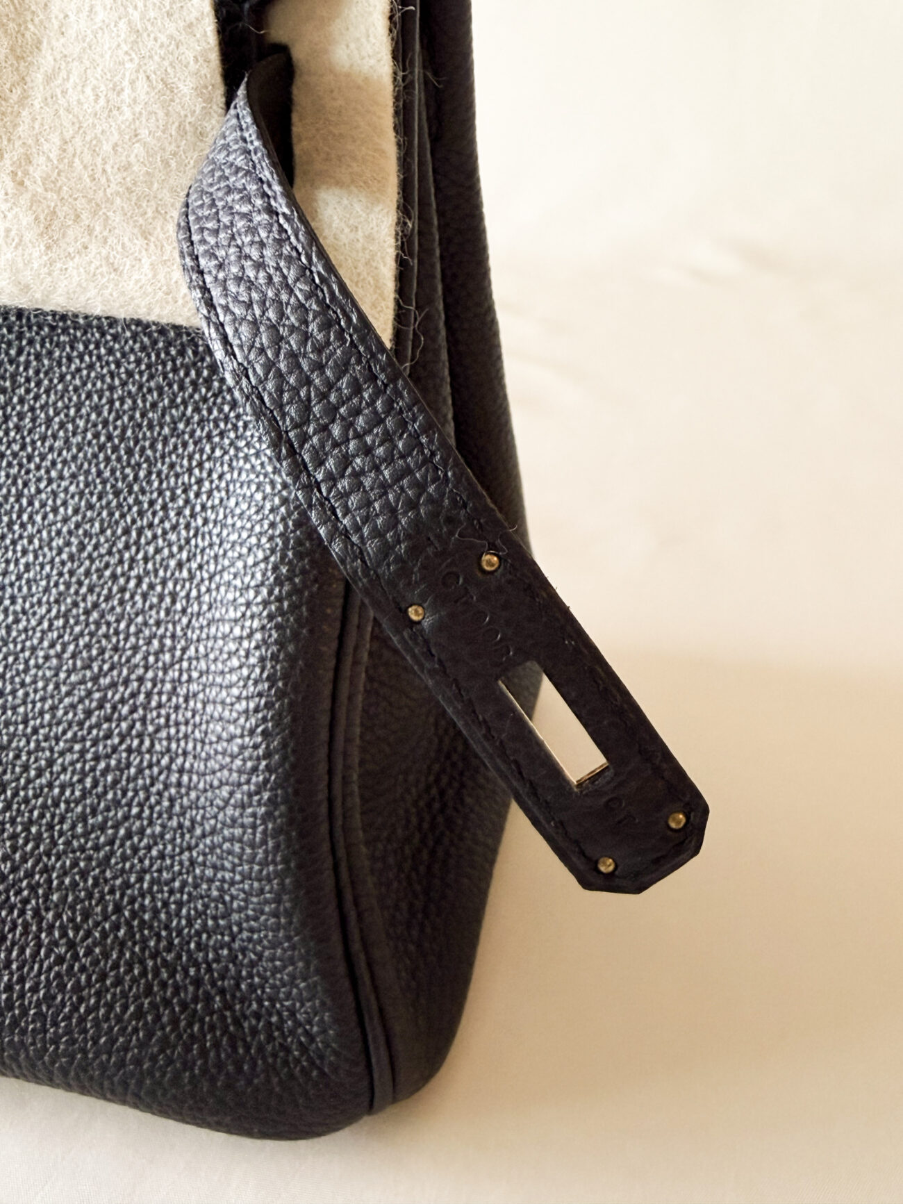 Hermès Birkin 30 Black togo with gold hardware Date Code and structure detail