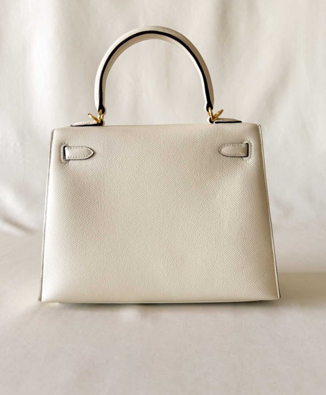 Hermès Kelly 25 epsom sellier nata leather with gold hardware back view