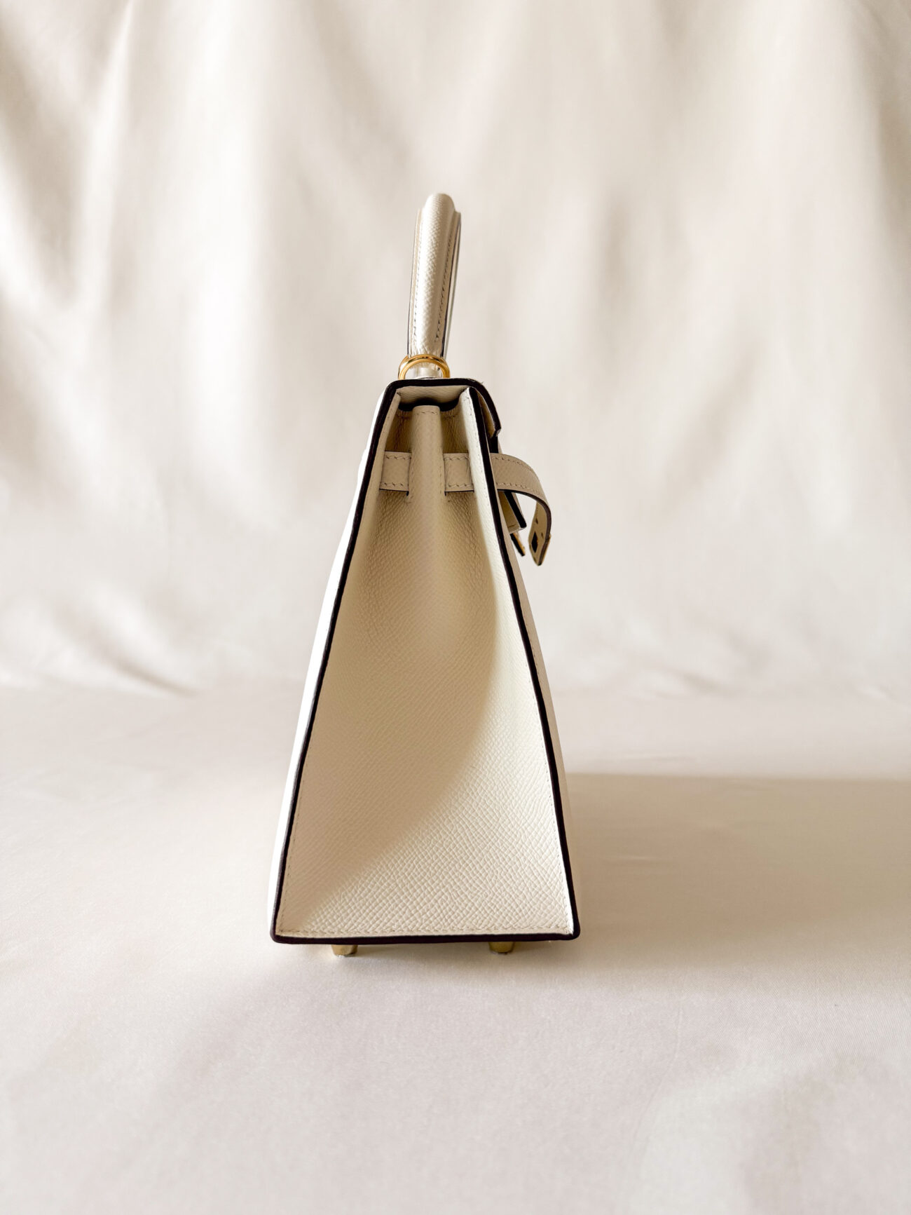Hermès Kelly 25 epsom sellier nata leather with gold hardwareside structure