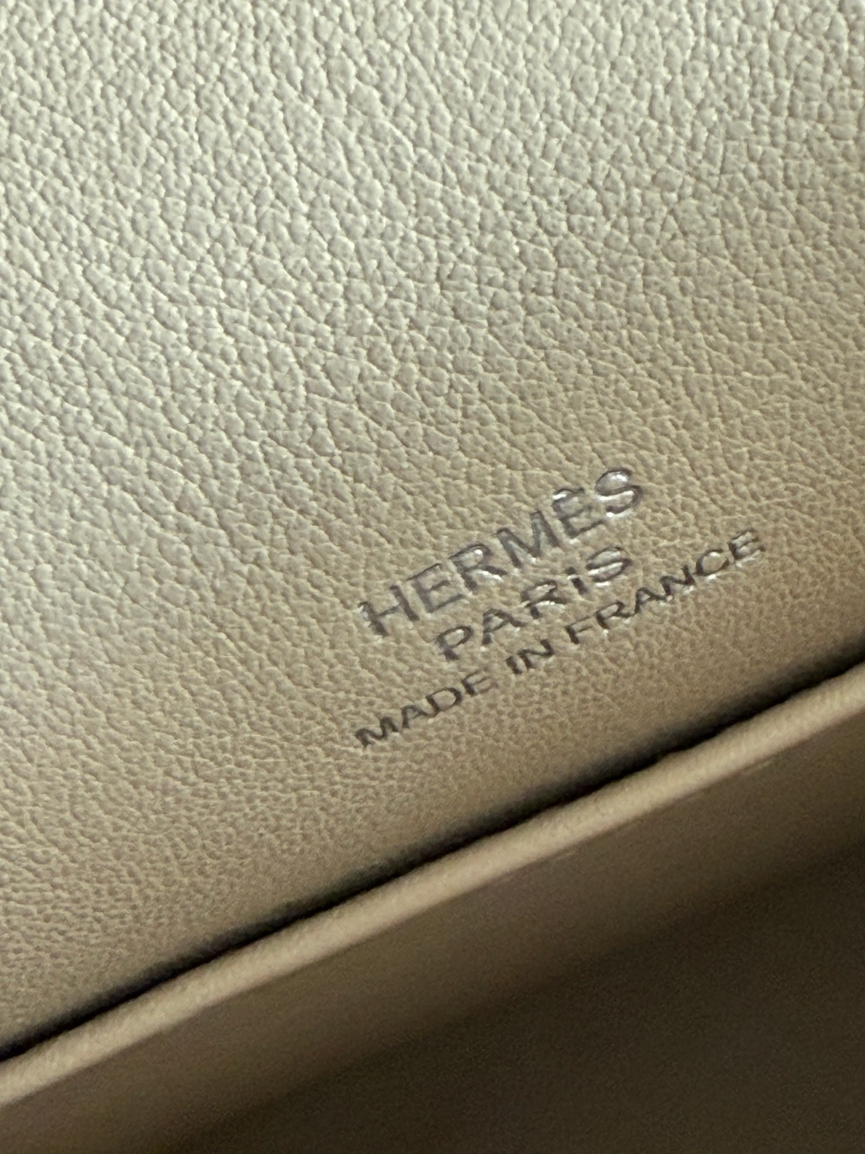 Hermès Kelly pochette interior front stamp placement