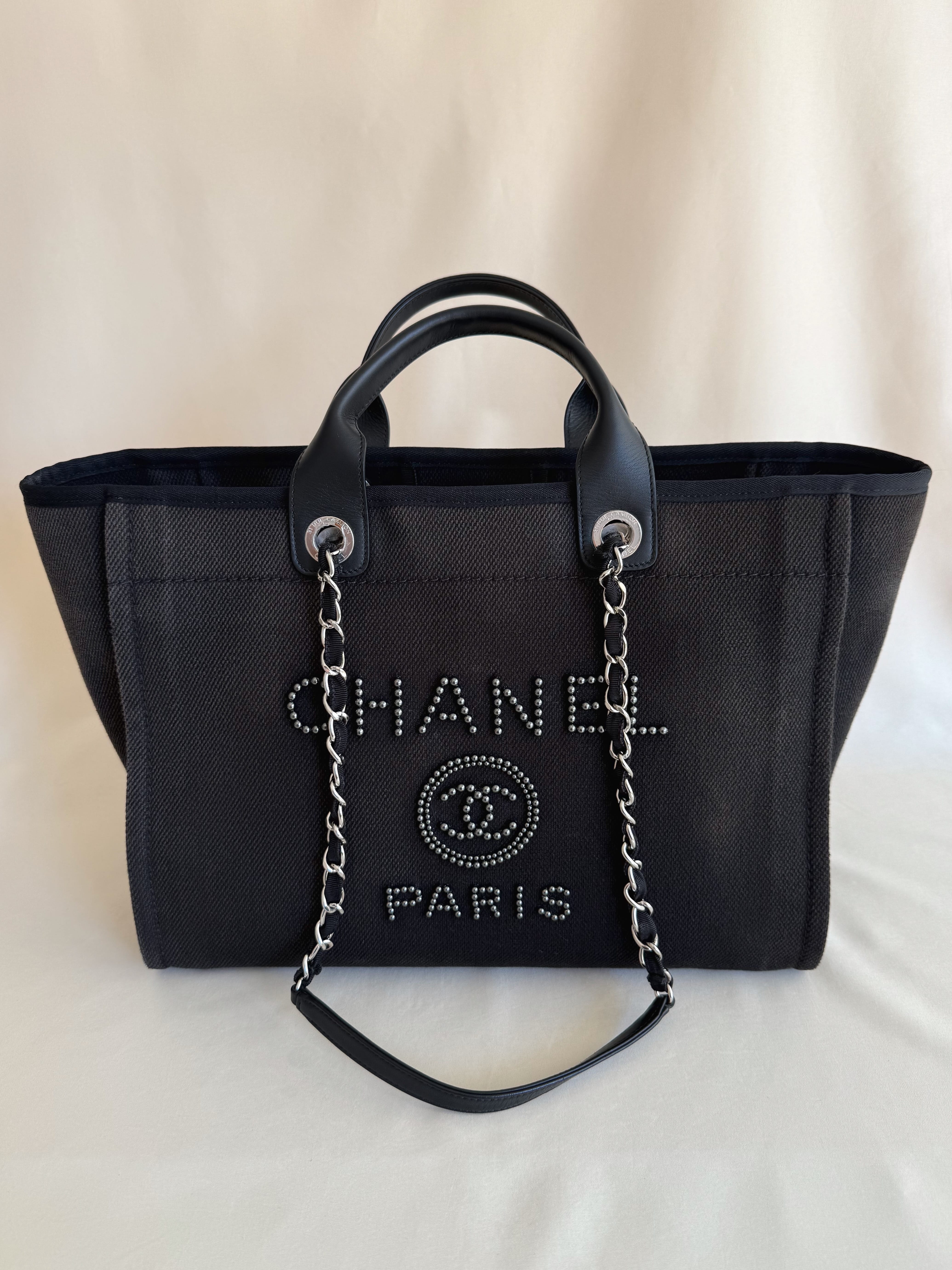 Chanel Deauville Tote nera con catena
