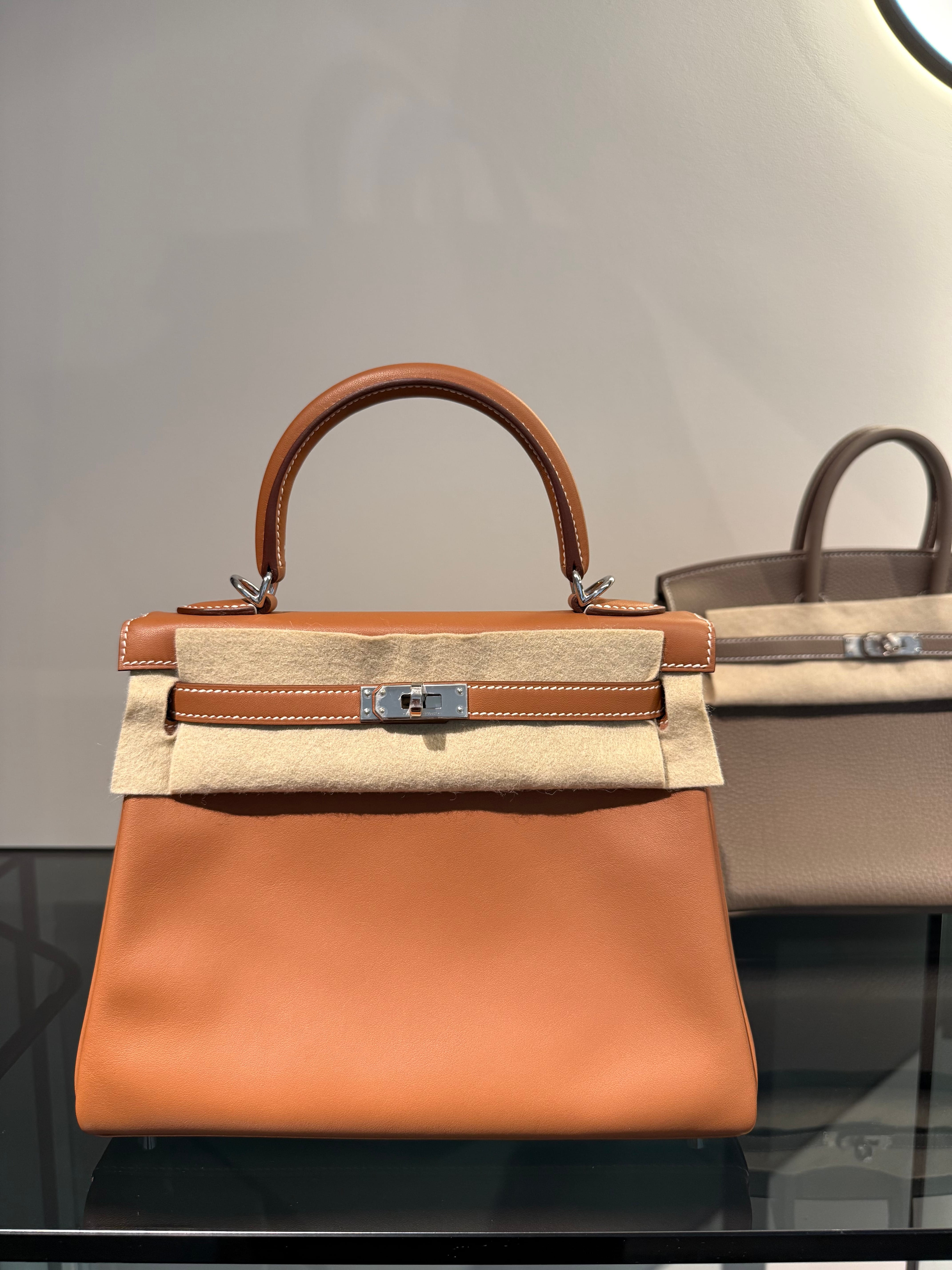 hermès Kelly bag with protective felt insert under the flap