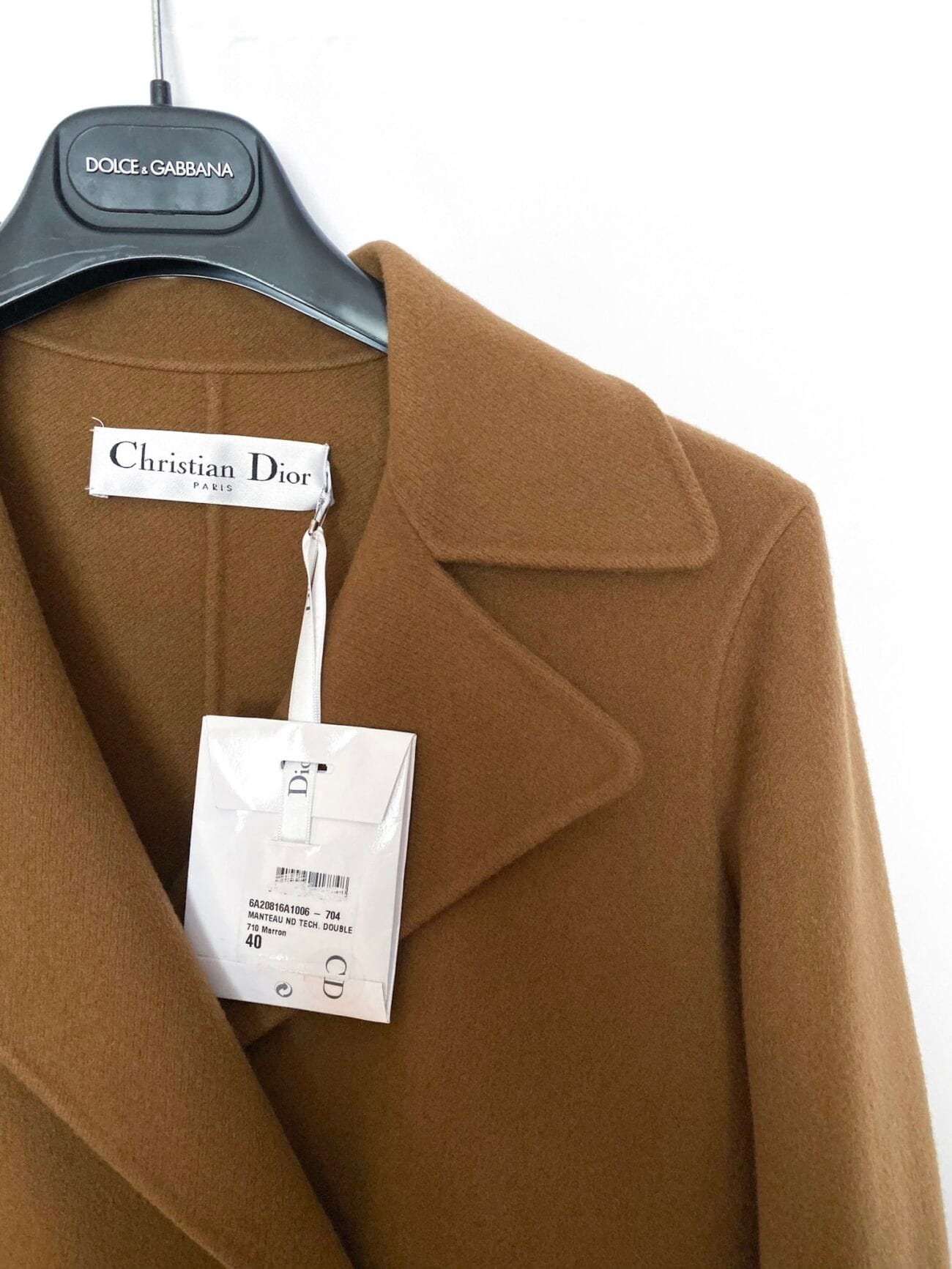 Christian Dior camel cashmere coat collar with original label