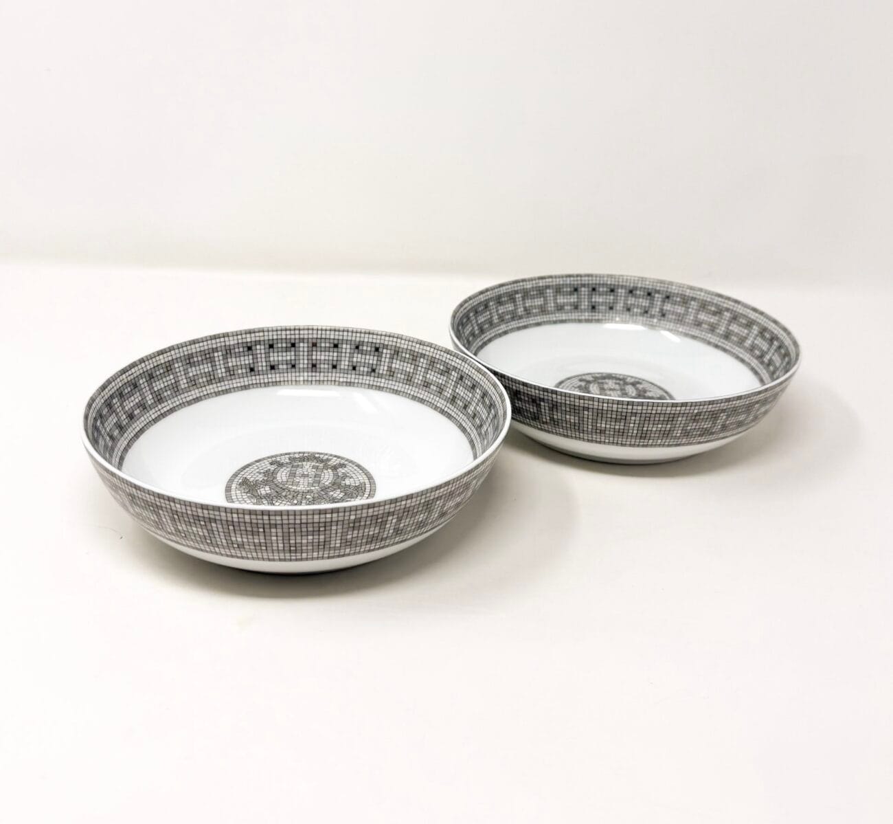 Hermès Mosaique Platinum Hollow Dish Pair – 17 cm