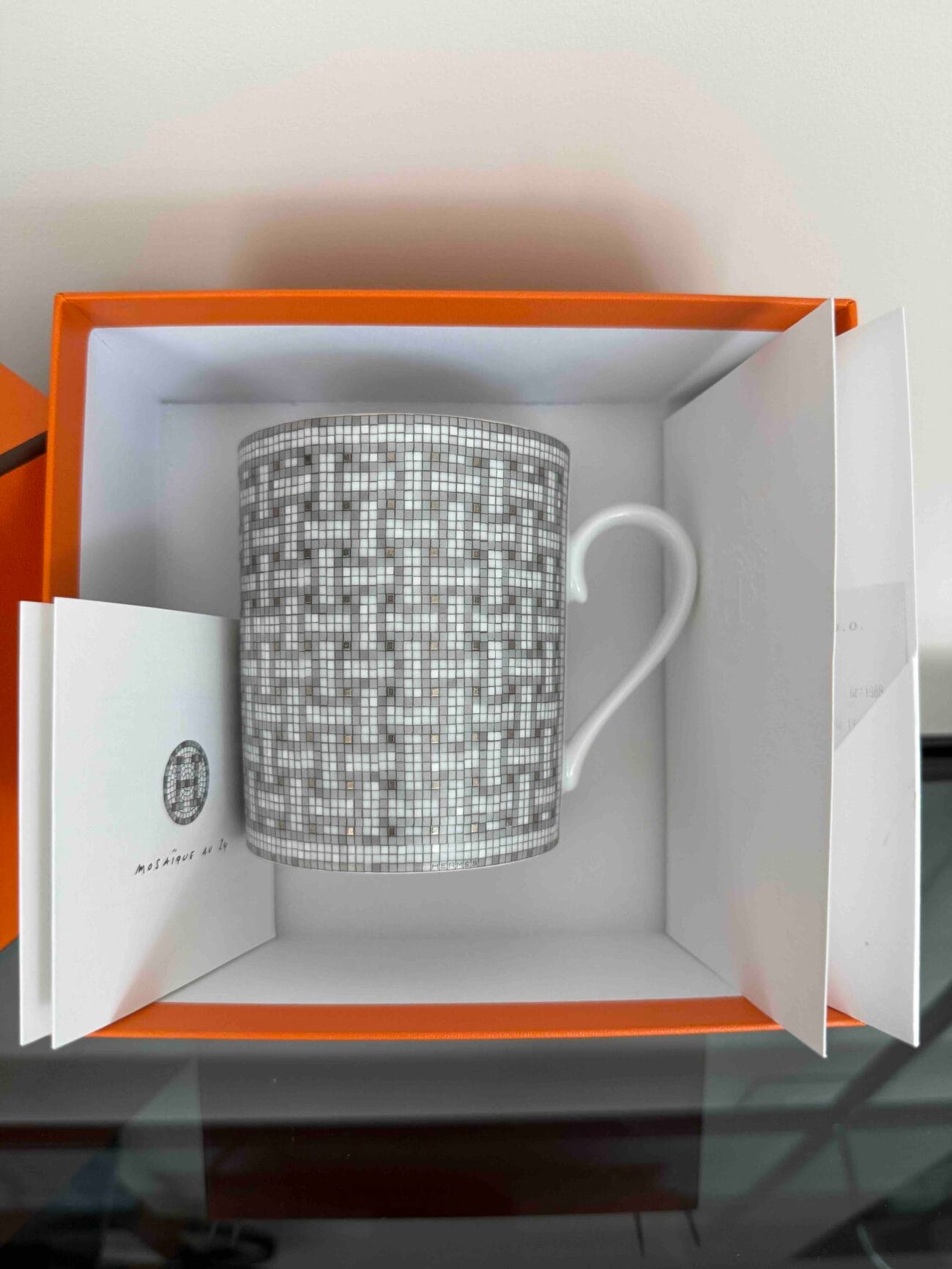 Hermès Mosaique Au 24 Platinum porcelain mug complete set with original box and booklet