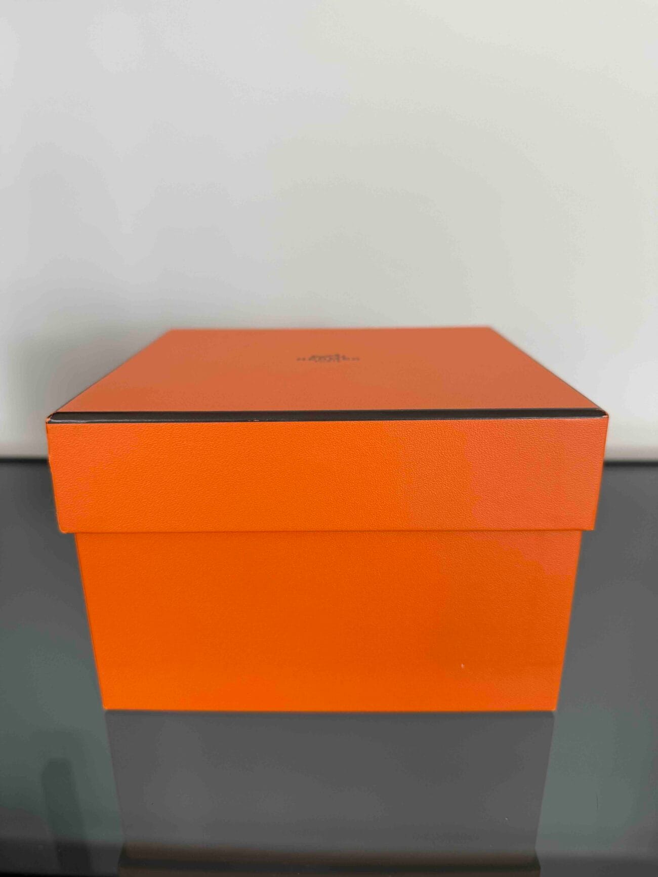 Original orange Hermès presentation box for Mosaique au 24 Platinum Mug