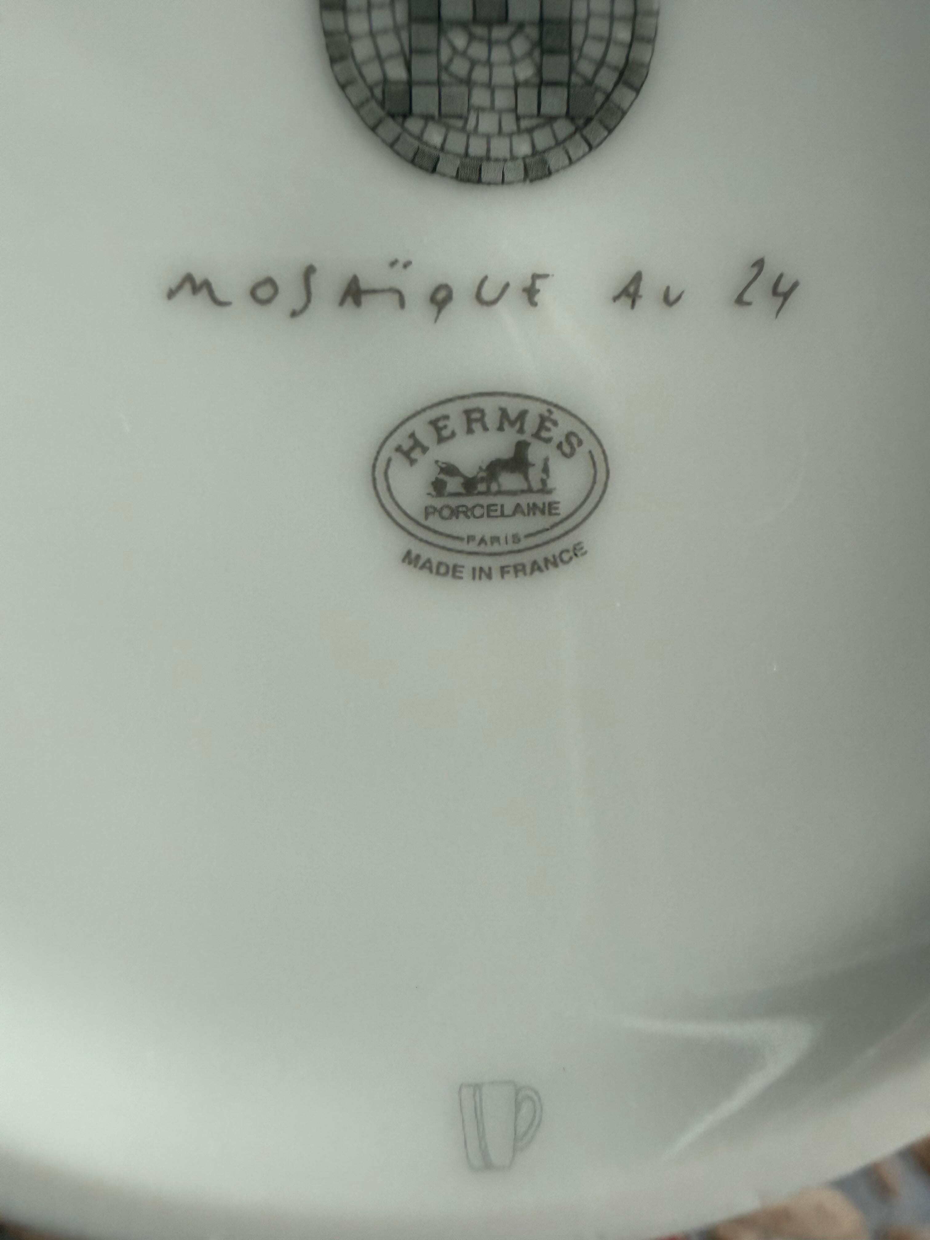Hermès Mosaique au 24 Platinum porcelain showing a small production mark and artisan symbol