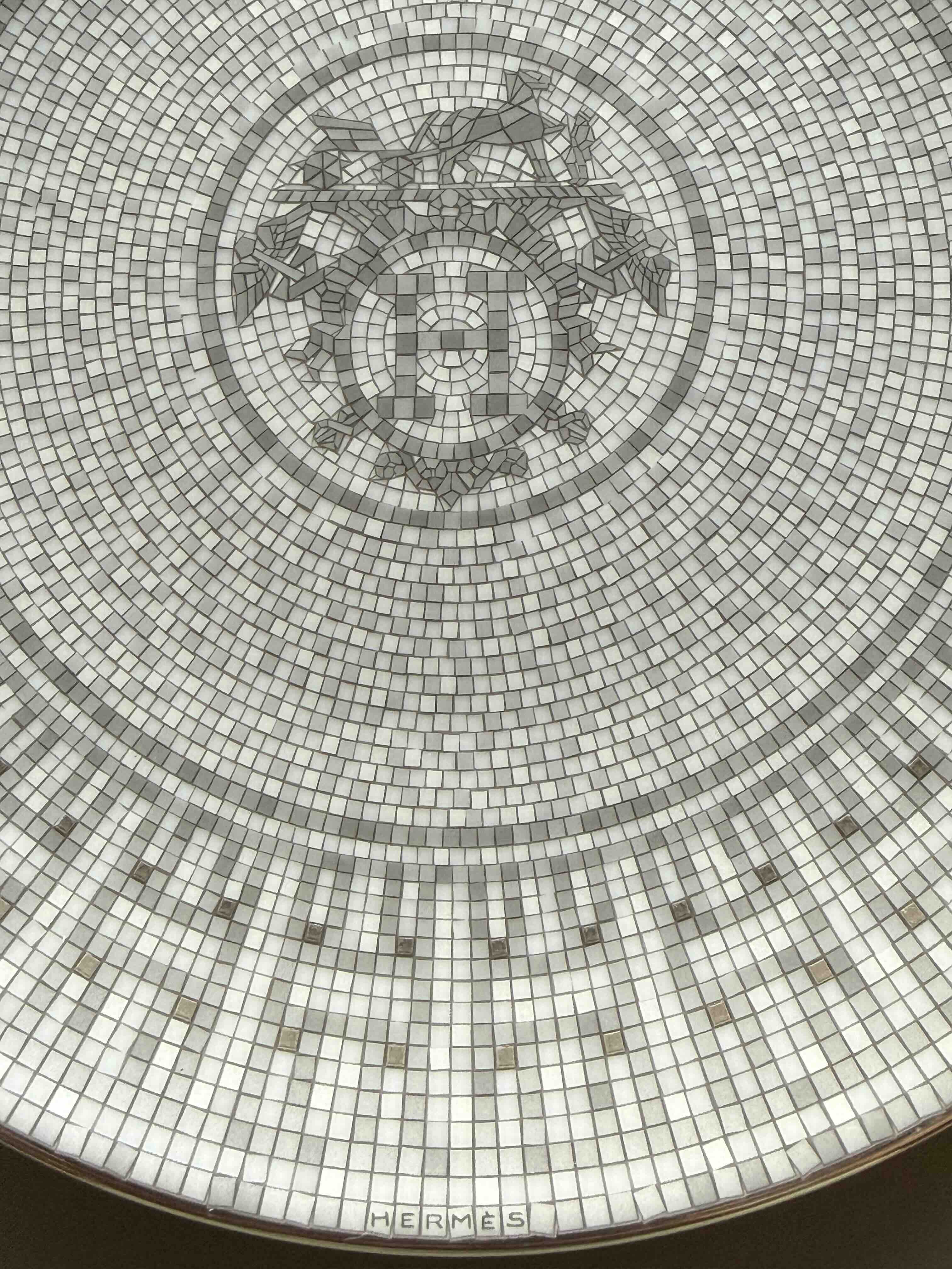 Hidden HERMÈS signature on the back of an authentic Mosaique au 24 Platinum plate
