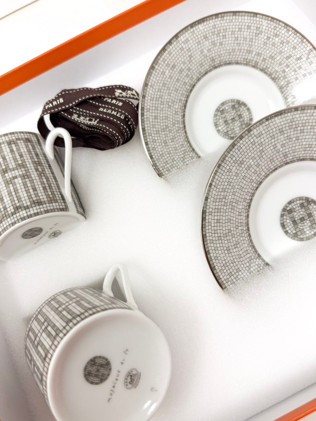 Hermès Mosaïque au 24 Platinum coffee cups and saucers detail