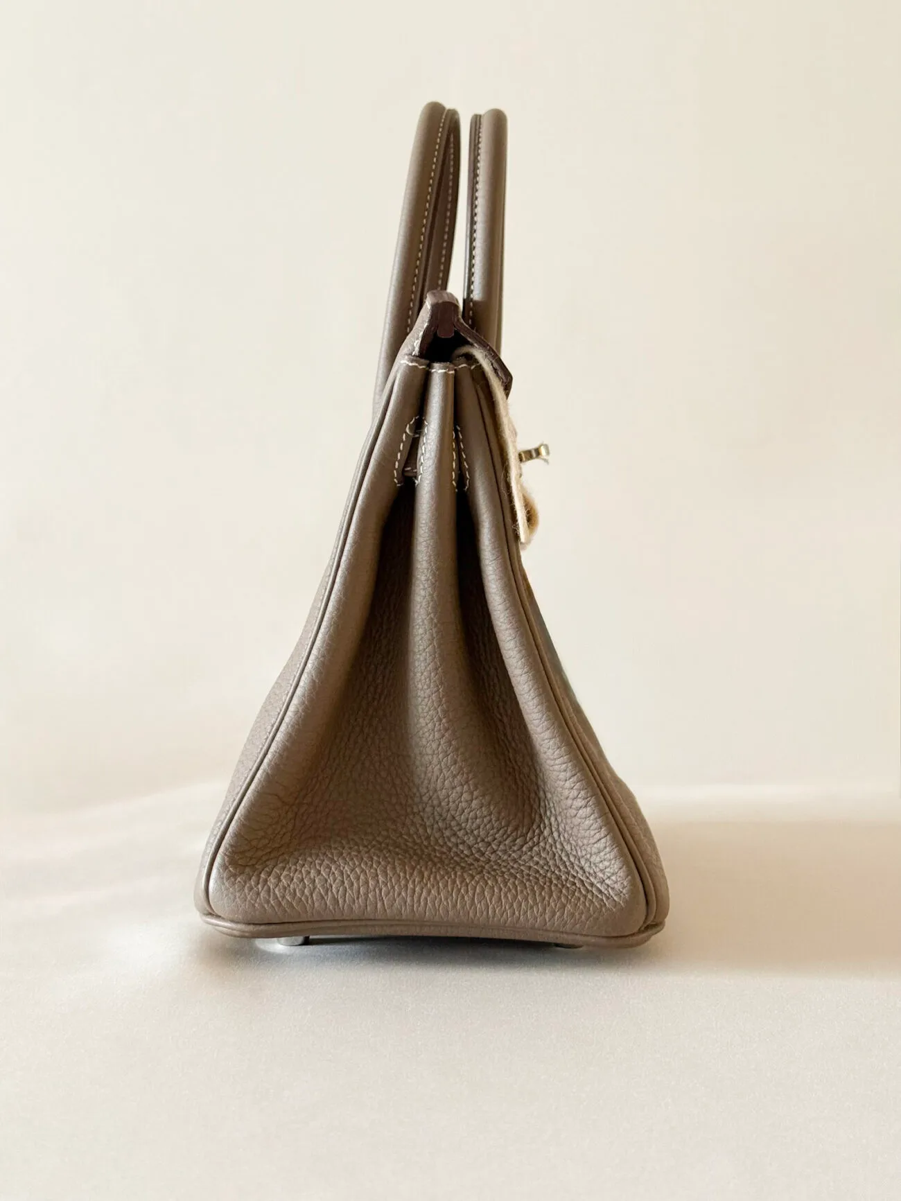 Hermès Birkin 25 Etoupe Togo Palladium Hardware side view
