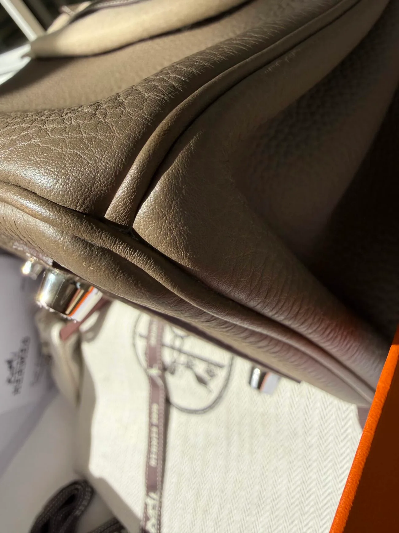 Hermès Birkin 25 Etoupe Togo leather corner and piping detail