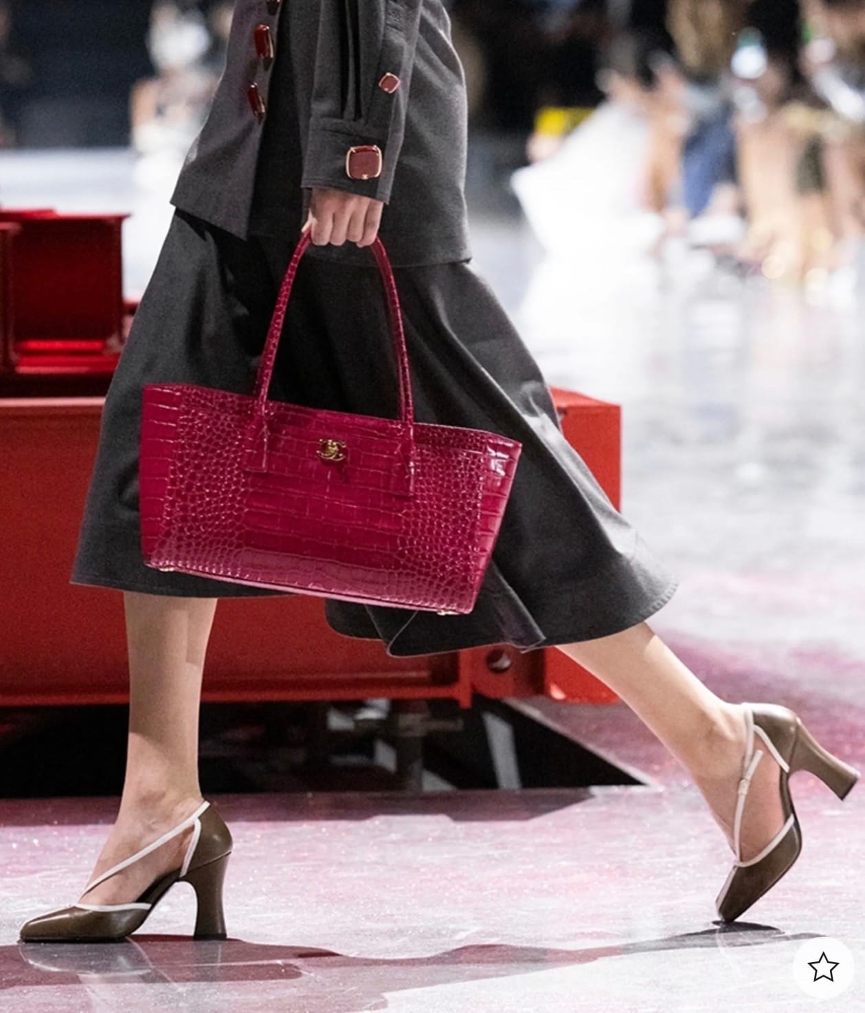 Chanel Shopping Bag 2026 rossa con doppi manici