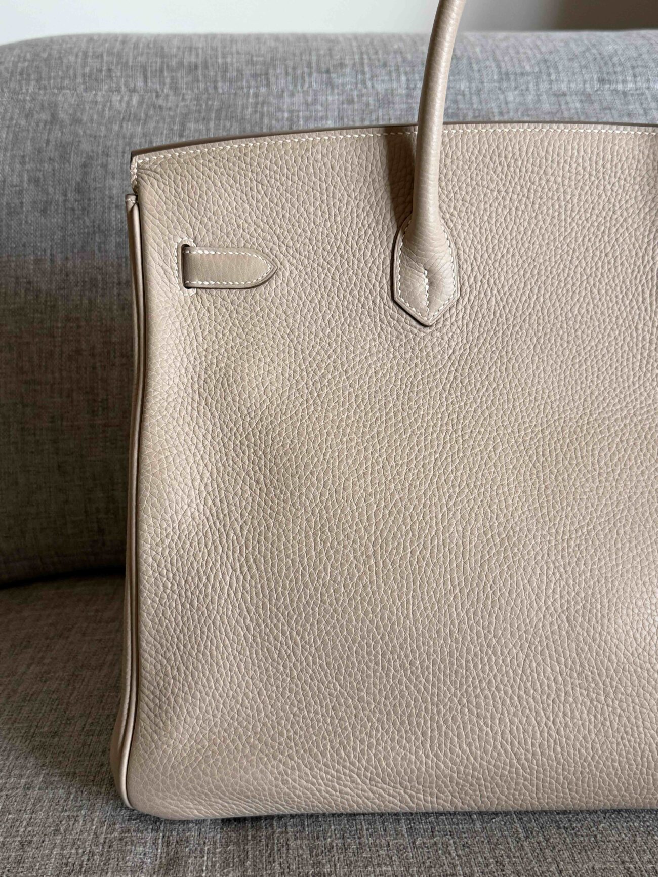 Hermès Birkin 40 Argile in Clémence leather, rear view showing natural leather grain, stitching and handle attachments.